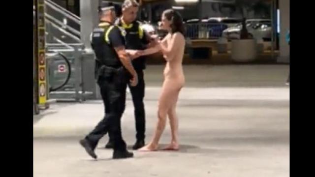 Una imagen de la mujer.