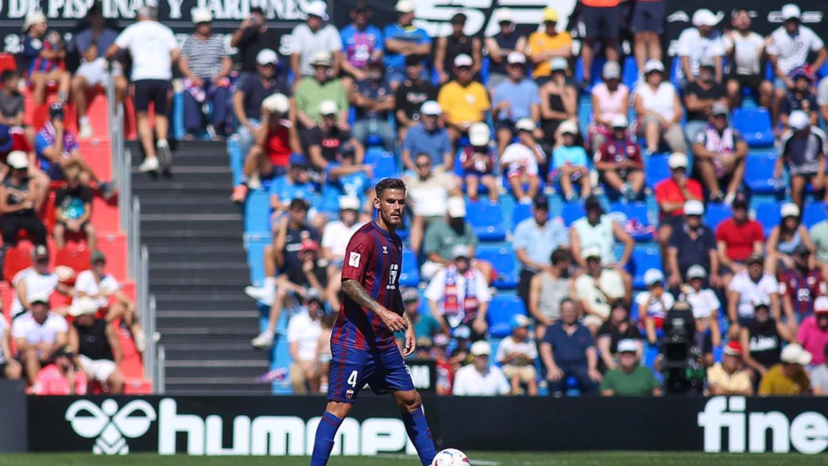 Un jugador del Eldense durante el encuentro ante el Oviedo.