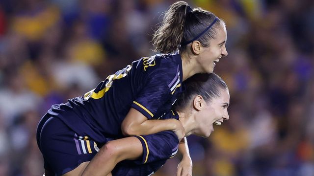 Las jugadoras del Real Madrid Femenino celebran su victoria frente al Tenerife.