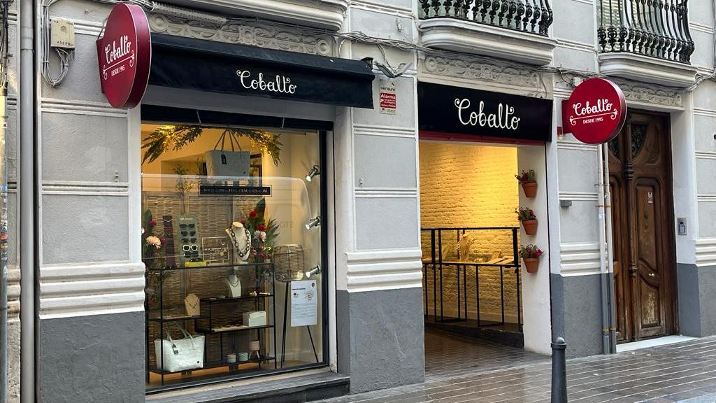 Cobalto Accesorios, en la calle paralela a Juan de Austria. Raquel Granell