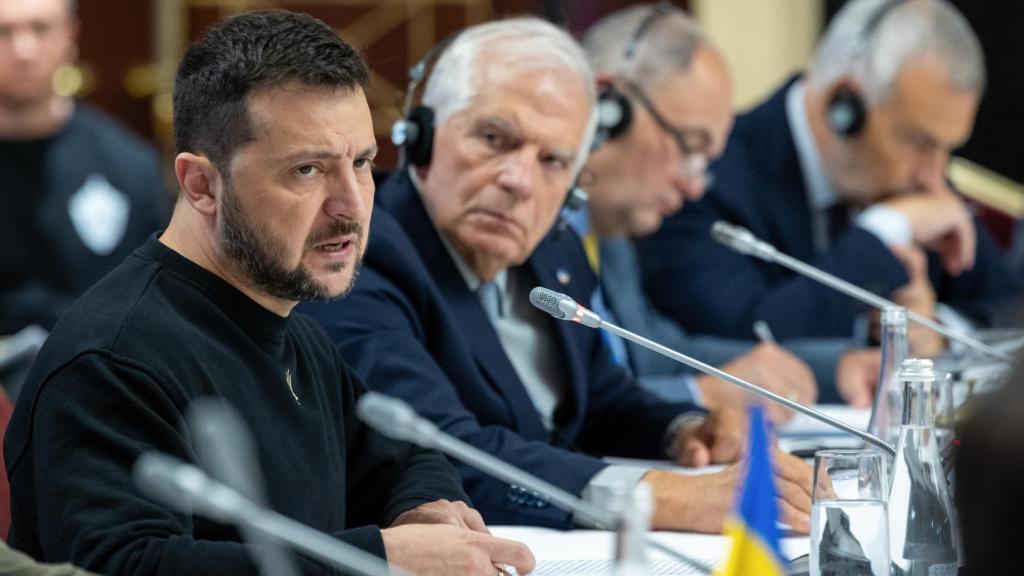El presidente ucraniano, Volodímir Zelenski, durante su intervención en la reunión de ministros de Exteriores de la UE en Kiev