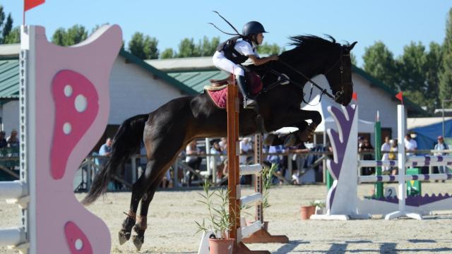 Ximena Gutiérrez en pleno salto