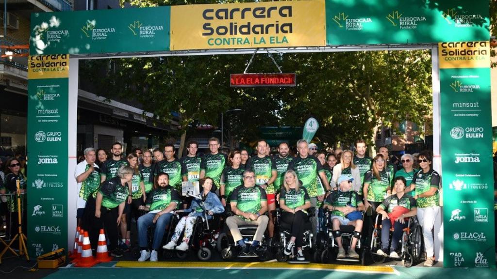 Foto de familia con todas las asociaciones