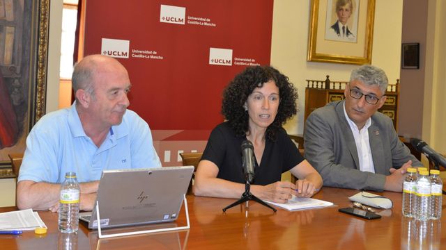 Juan Tomás Antequera, José Manuel Chicharro y Ángeles Carrasco. Foto: UCLM.