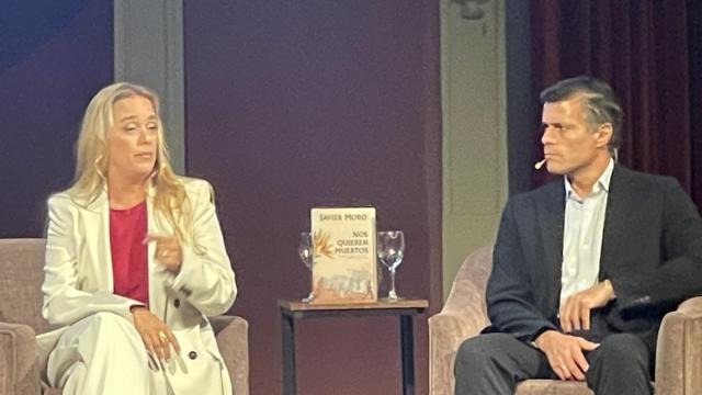 Lilian Tintori y Leopoldo López, en la presentación de 'Nos quieren muertos', de Javier Moro (Espasa, 2023).