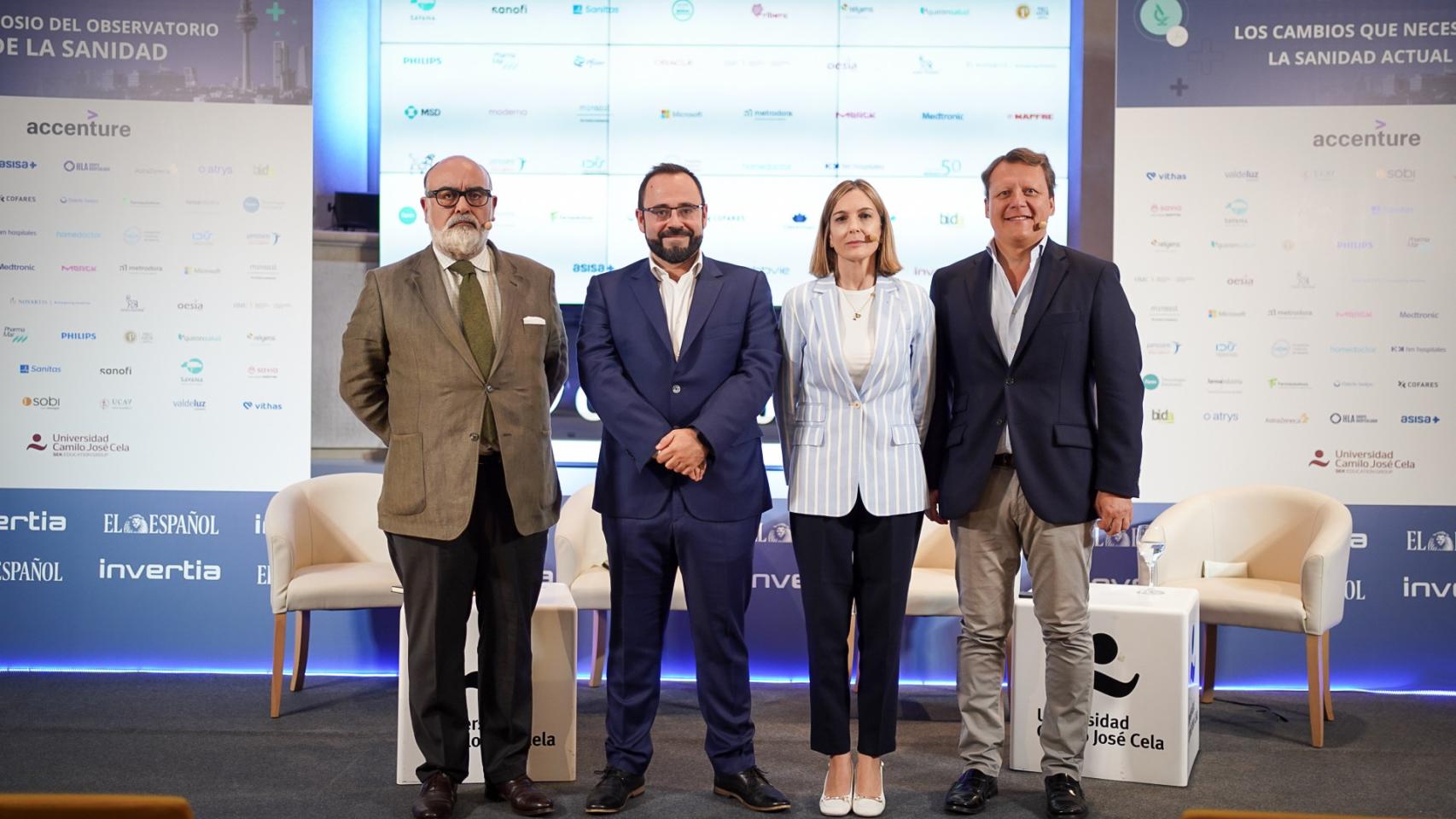 Paula Molina, directora médica del Hospital Universitario de Torrejón de Ribera Salud, Antonio Martos, director global de Sanidad de Minsait y Francisco Miralles Linares, jefe de Medicina Interna del Hospital Vithas Xanit Internacional