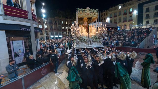 La Virgen de Gracia y Esperanza, durante la procesión del Lunes Santo.