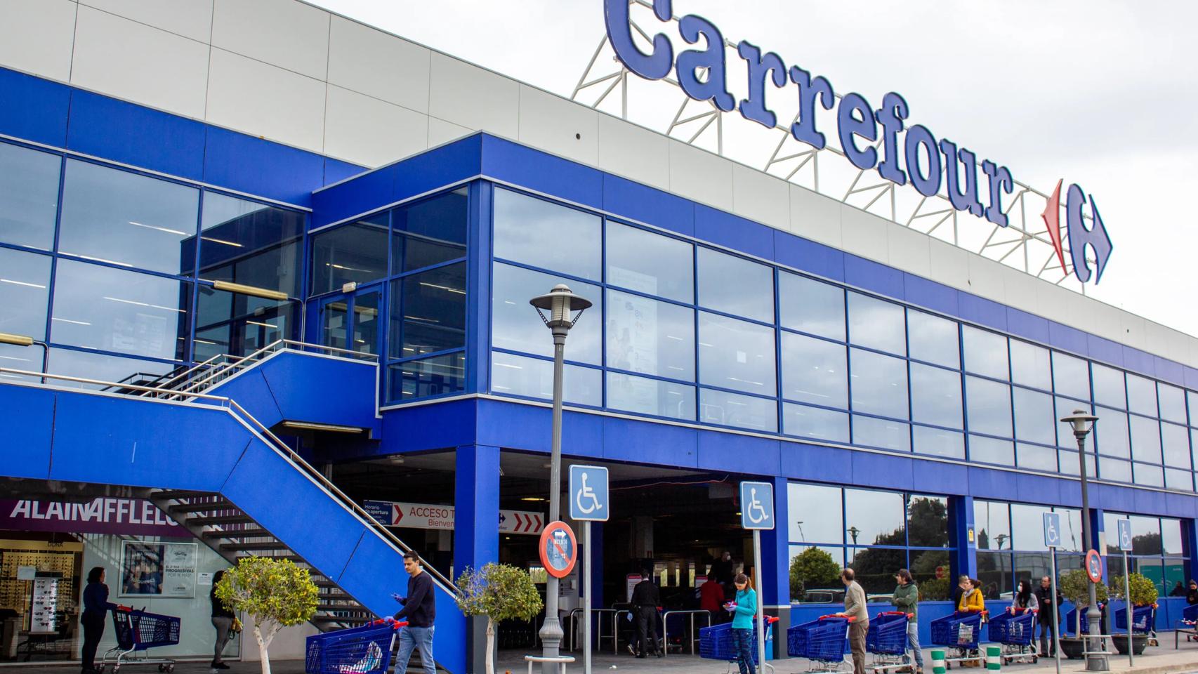 Fachada Carrefour.