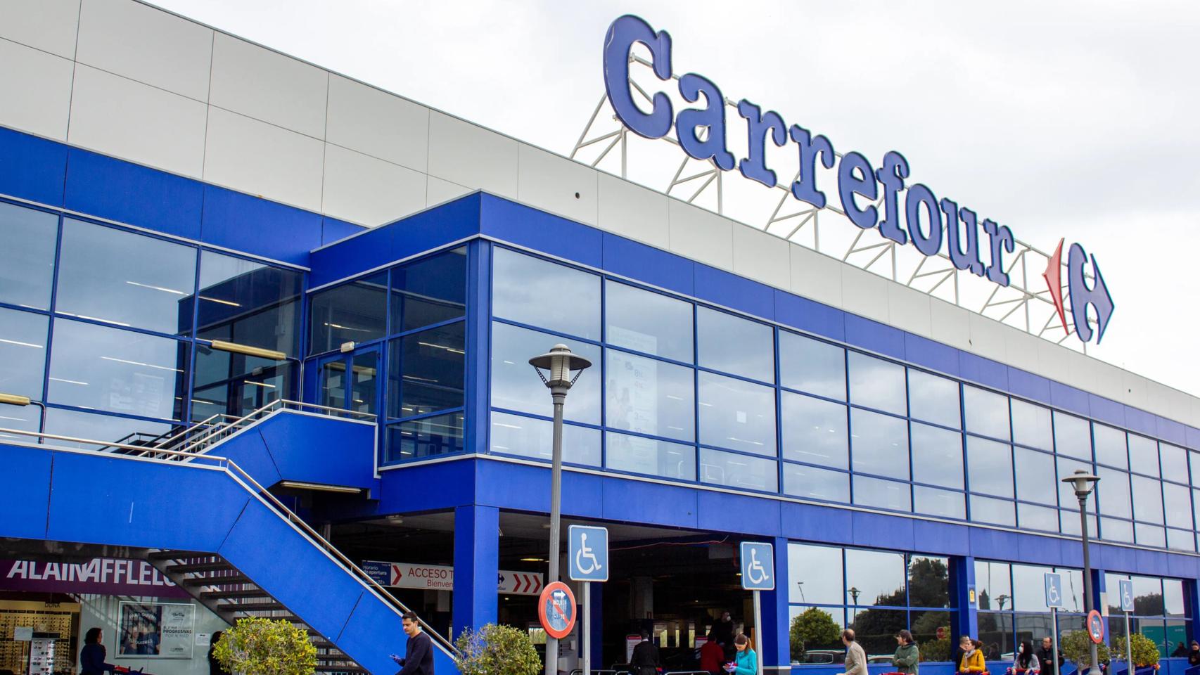 Fachada Carrefour.