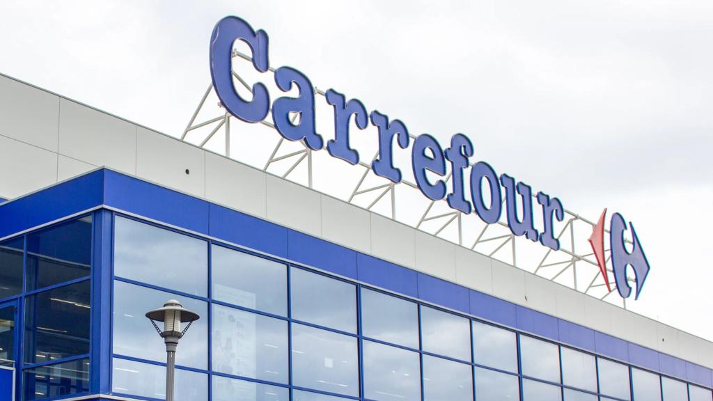 Fachada Carrefour.