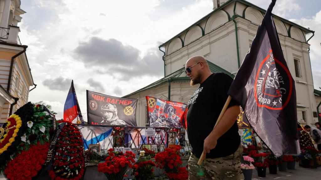 Los dolientes conmemoran 40 días desde la muerte del jefe de Wagner, Prigozhin.