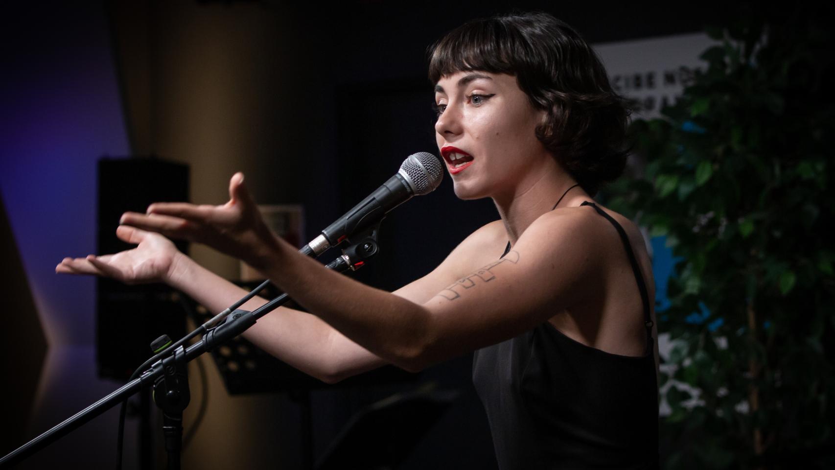 Elsa Moreno durante su actuación en la final del Premio #LdeLírica, el pasado sábado en Ámbito Cultural de Callao, en Madrid.