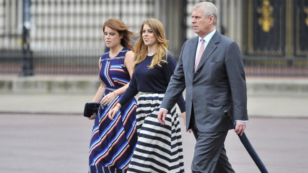 Eugenia, Beatriz y Andrés de York, en 2016.