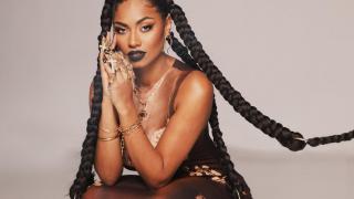 La artista Nia Correia en una imagen promocional de su nuevo álbum 'PaloSanto'.