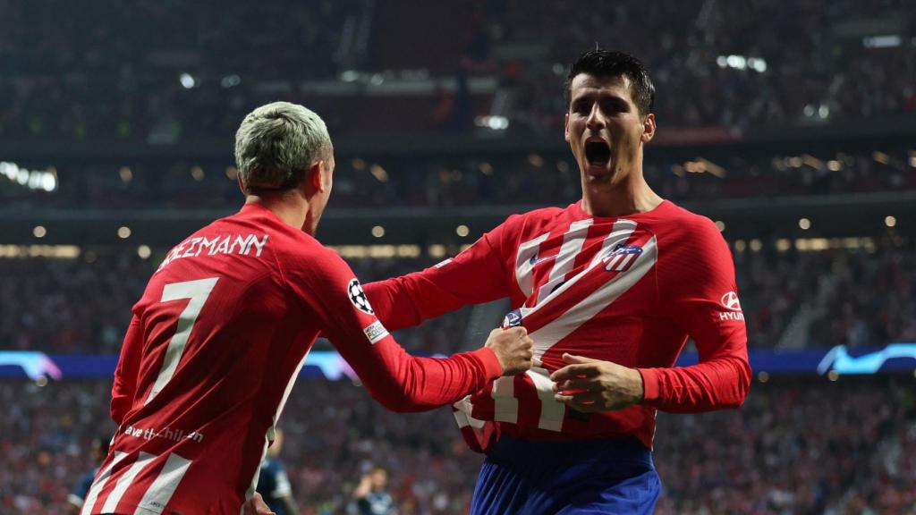 Morata celebra con Griezmann el 3-2