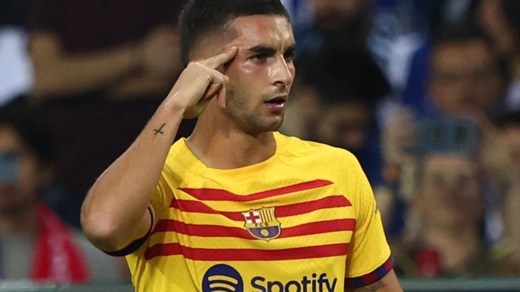 Ferran Torres celebra su gol ante el Oporto.
