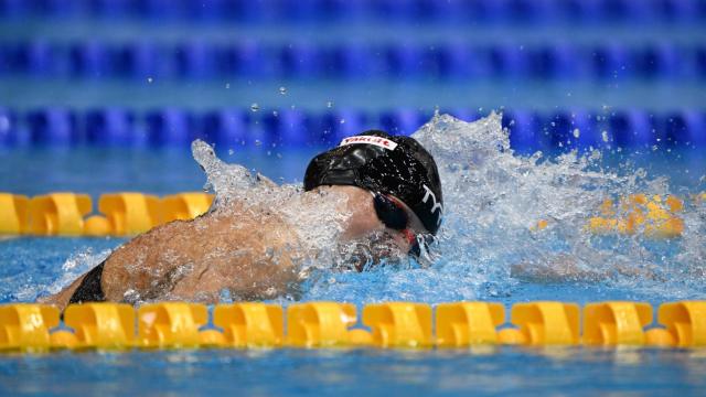 Una nadadora durante una prueba.