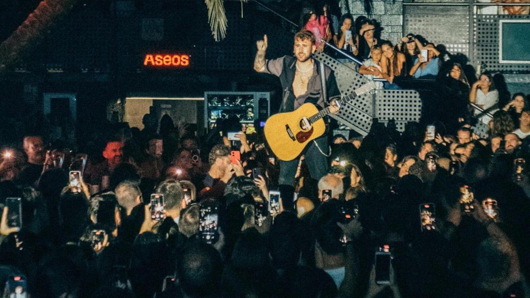 Imágenes del día: el cantante Dani Fernández se baja una temporada de los escenarios