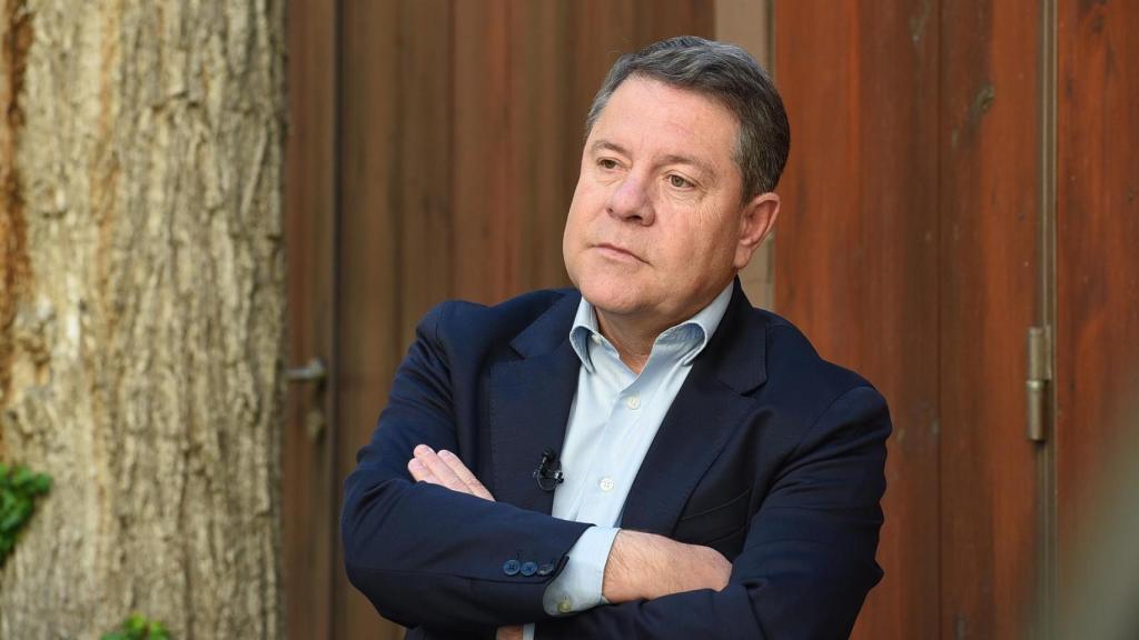 Emiliano García-Page se cruza de brazos