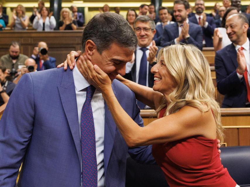 Yolanda Díaz y sus carantoñas a Pedro Sánchez.