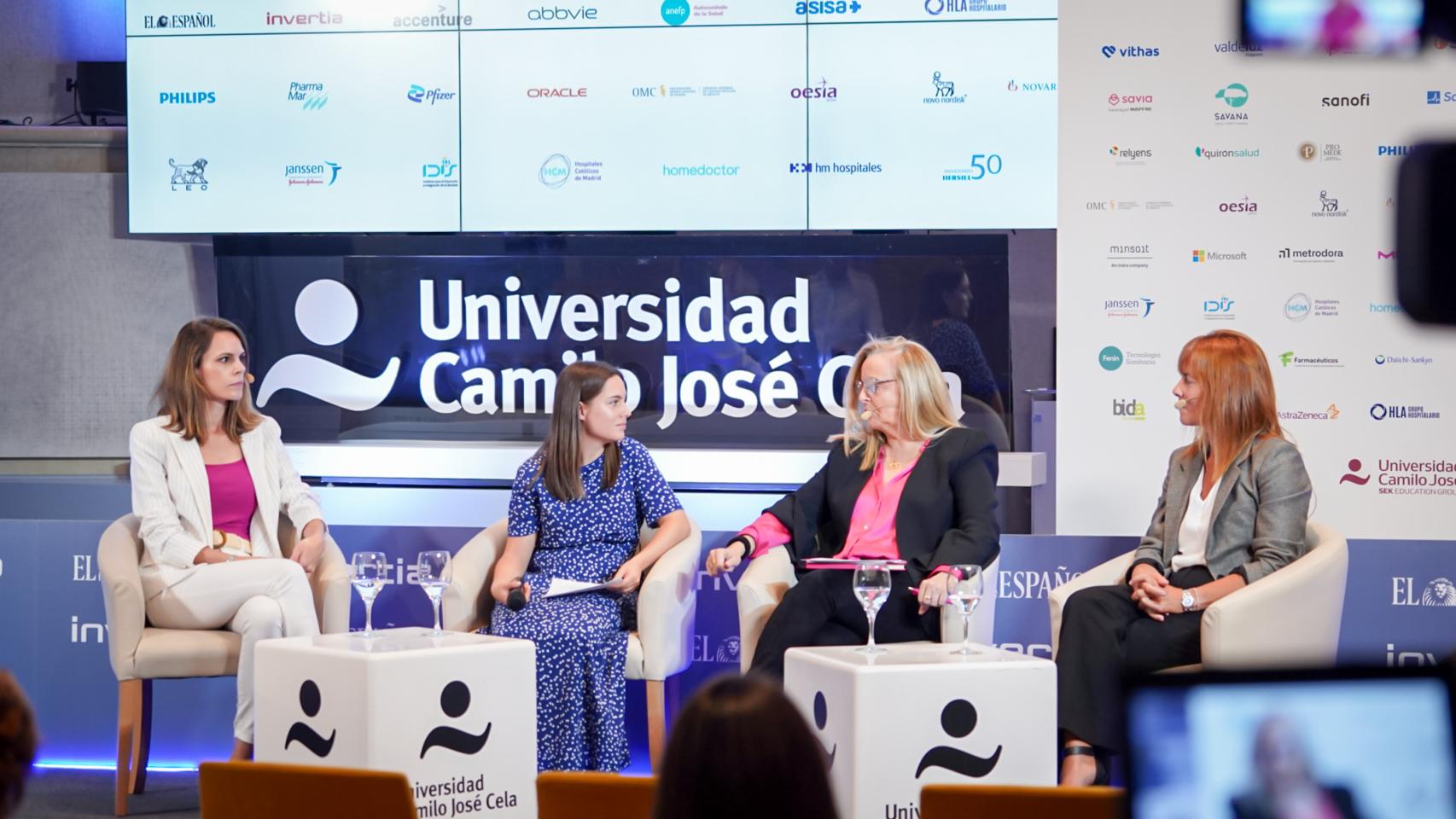 De izquierda a derecha: Tania Menéndez, Mercedes Rivera (redactora de Invertia), Alma Fernández y Aroa Vivanco.