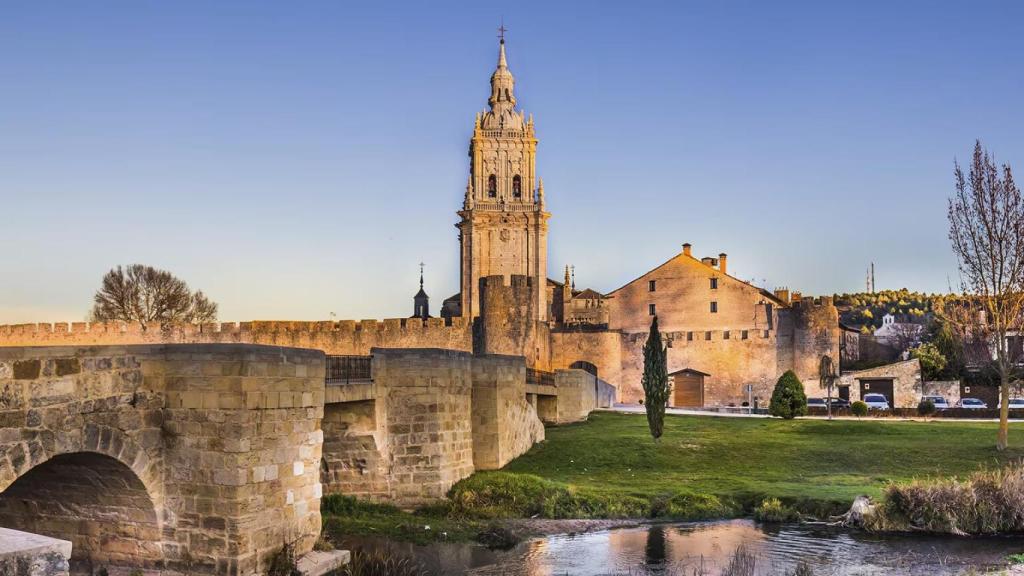 Conoce el pueblo cerca de Madrid que ya es uno de los más bonitos de España.