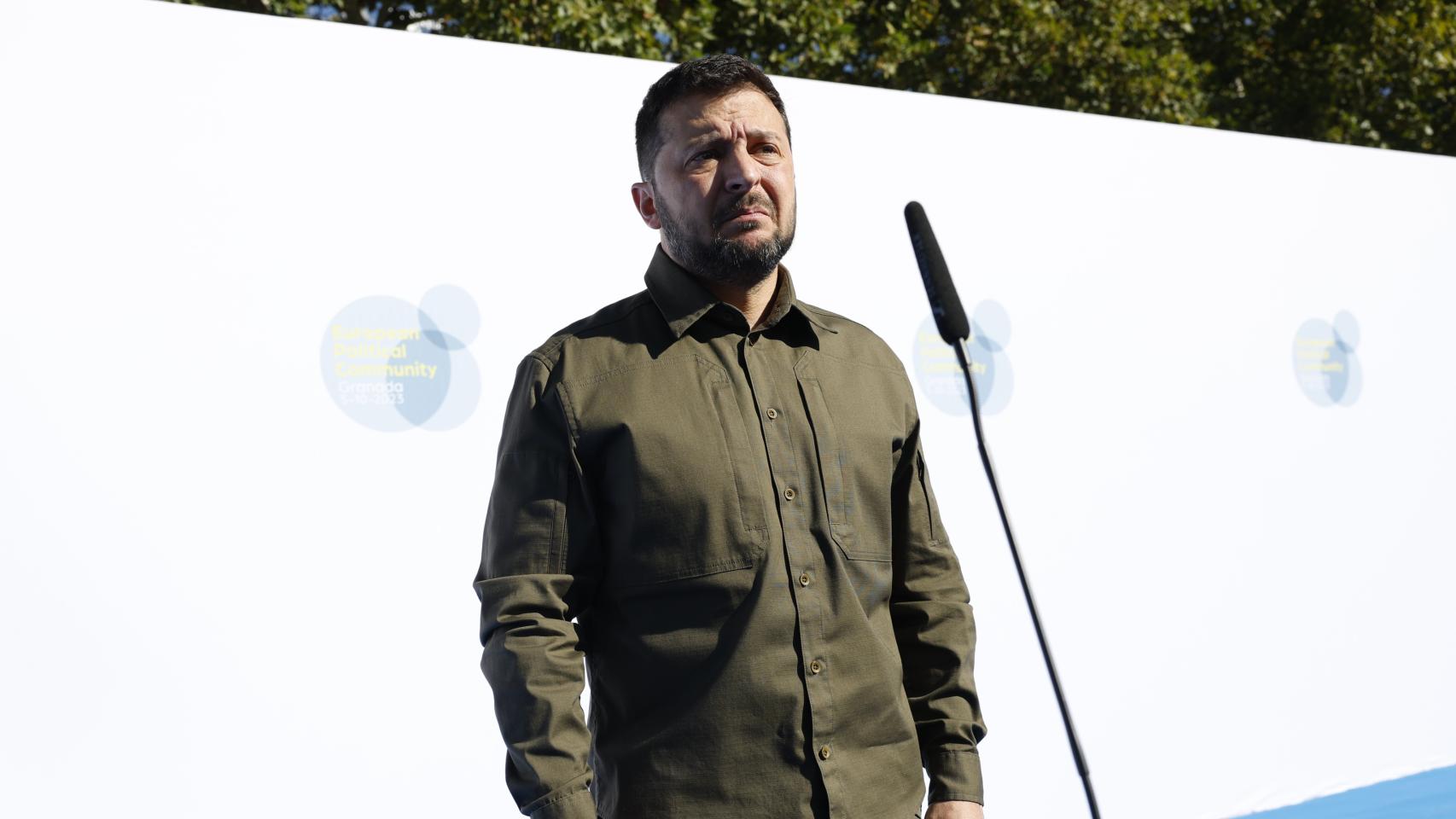 El presidente ucraniano, Volodímir Zelenski, este jueves en su llegada a la cumbre europea que se celebra en Granada.
