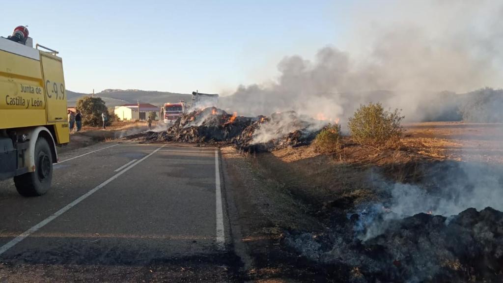 Imagen de la carreteras tras el incendio del camión