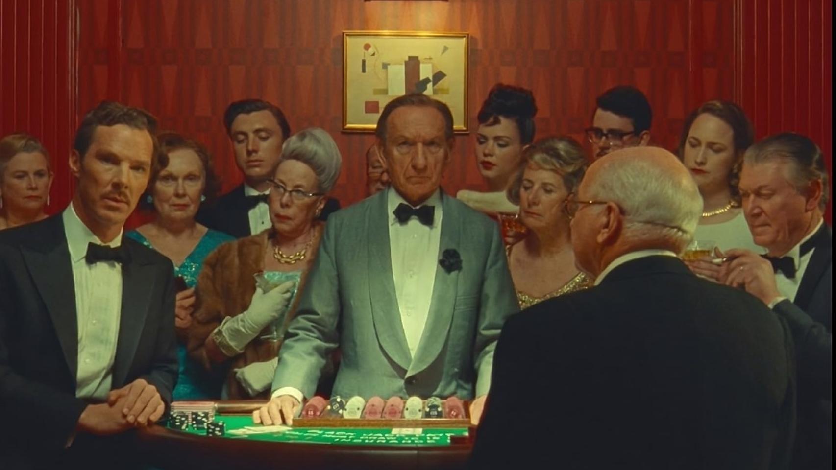 Escena de 'La maravillosa historia de Henry Sugar', mediometraje de Wes Anderson basado en el cuento de Roald Dahl