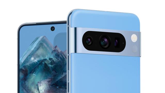 El sensor de temperatura del Pixel 8 Pro se aprecia debajo del flash