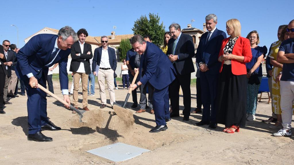 Primera piedra del centro de salud de Bargas (Toledo). Foto: JCCM.