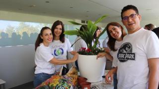 El voluntariado que 'teje hilos' entre pequeños talentos en riesgo de exclusión y jóvenes con discapacidad en Madrid