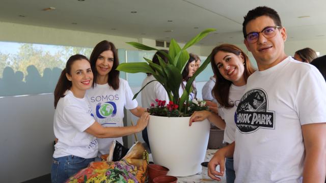 Participantes del taller de jardinería organizado en Tendam el pasado 28 de septiembre.
