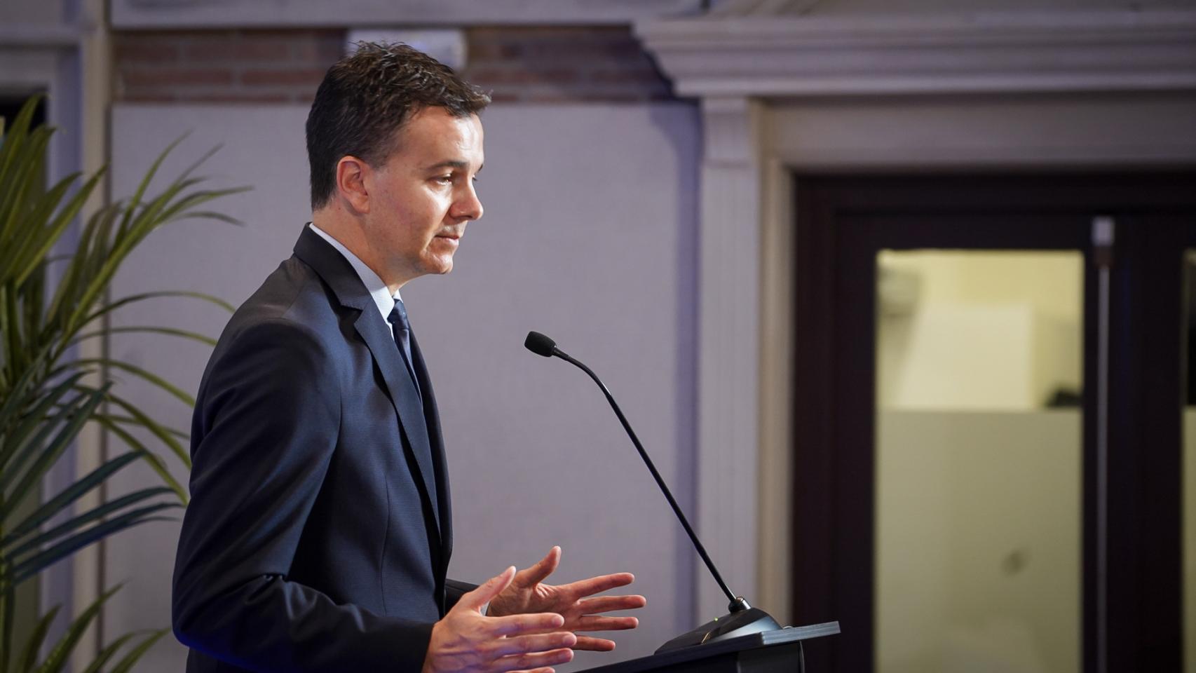 Héctor Gómez, ministro de Industria, durante su intervención en la clausura del IV Observatorio de la Sanidad 'Los cambios que necesita la sanidad actual'.