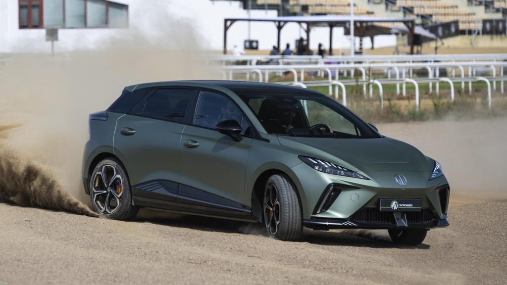 Su motor único de 163 caballos ofrece una potencia suficiente para uso diario.