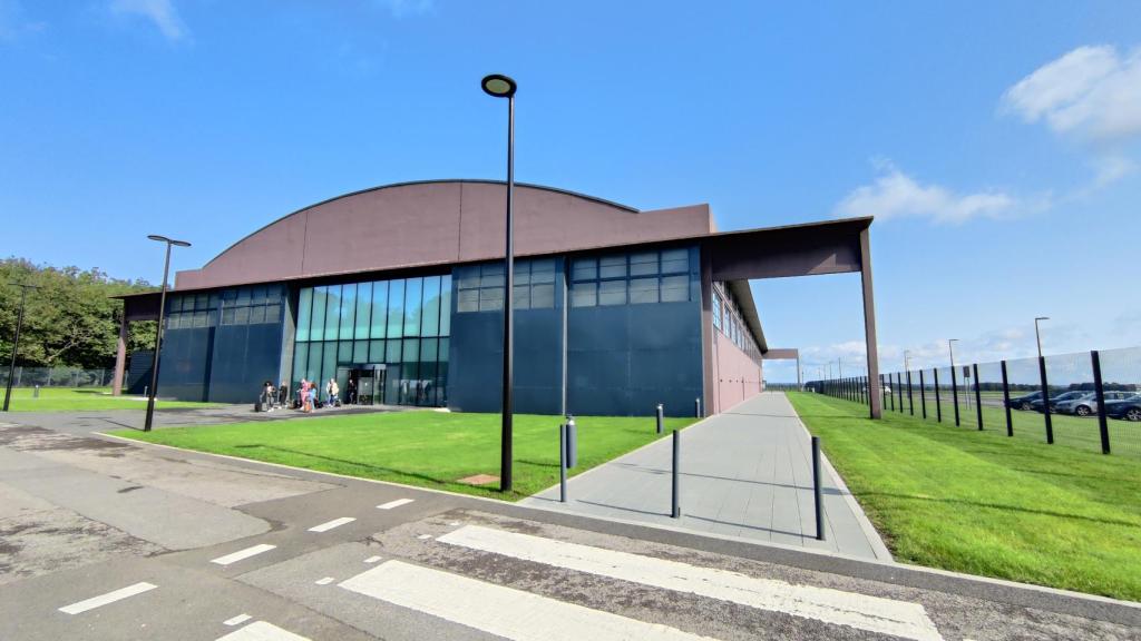 El Hangar 85 de la sede de Dyson en Hullavington