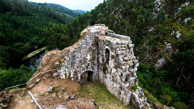 Castillo de Narahío (siglo XII), San Saturnino, A Coruña.