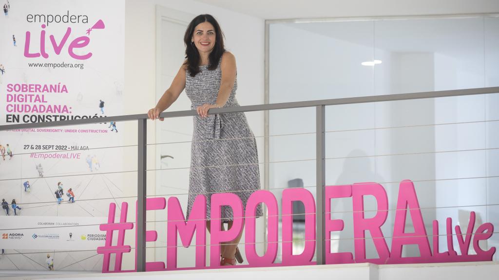 Yolanda Rueda posa para EL ESPAÑOL de Málaga tras la entrevista.