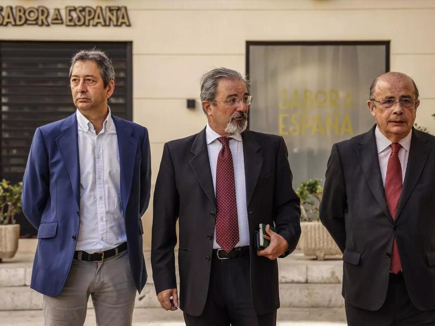 Vicente Barrera, Carlos Flores e Ignacio Gil Lázaro, de Vox Valencia.