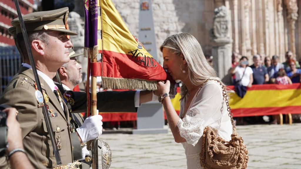 La teniente de alcalde de Valladolid, Irene Carvajal, participa en la Jura de Bandera para personal civil