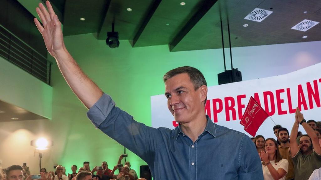 El presidente del Gobierno en funciones, Pedro Sánchez, en un mitin en Granada.