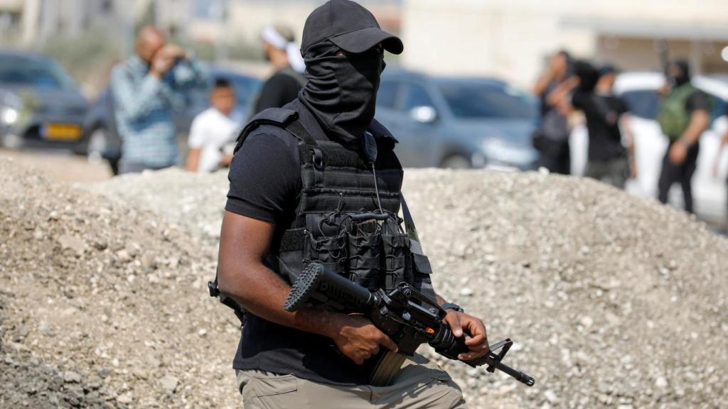Palestino con una M-16
