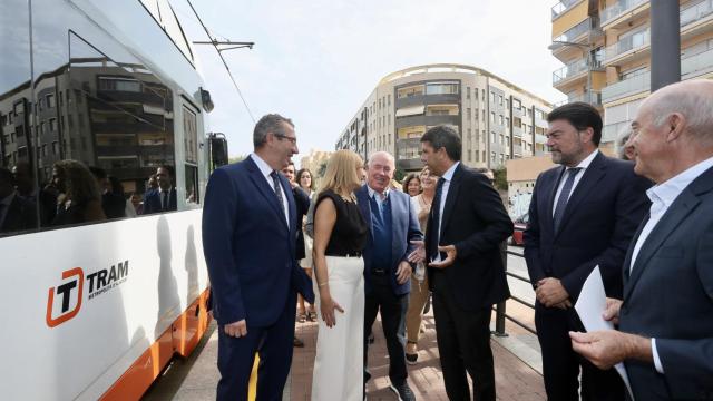 Los presidentes de la Generalitat y Diputación en el reciente aniversario del TRAM en El Campello.