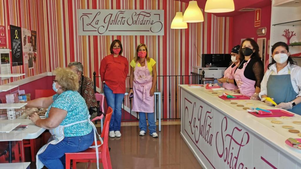 Grupo de voluntarias de 'La Galleta Solidaria'.