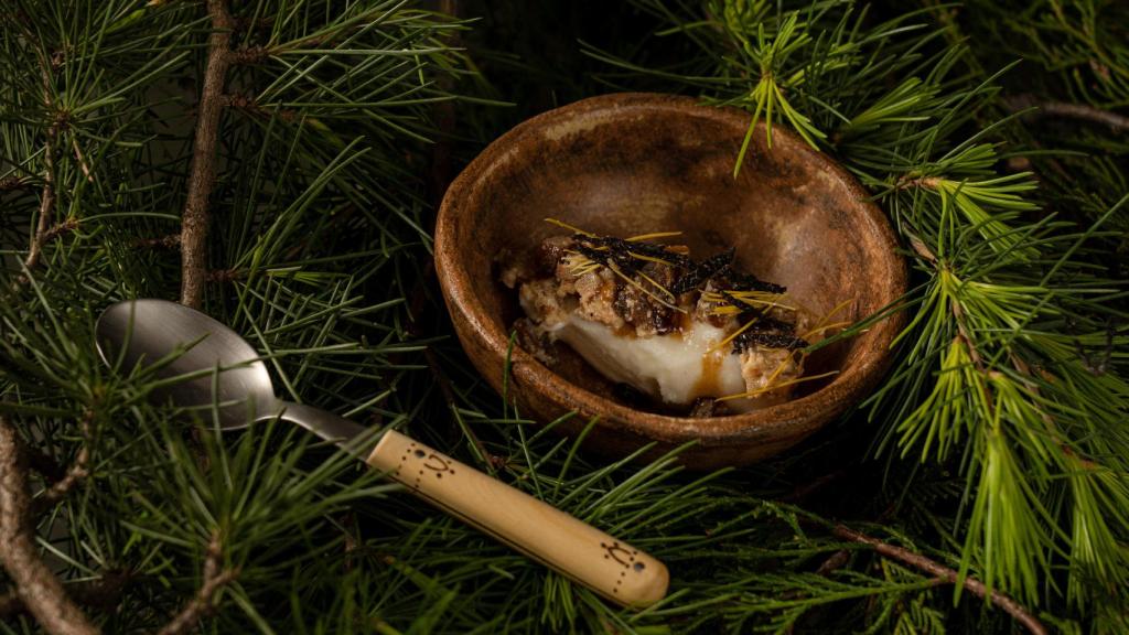 El postre de setas, mantequilla y vino de BARRO.