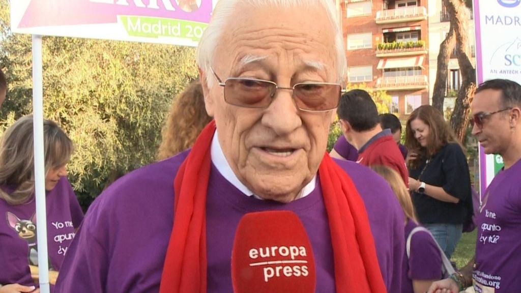 El Padre Ángel en su último acto público, opinando sobre Daniel Sancho.