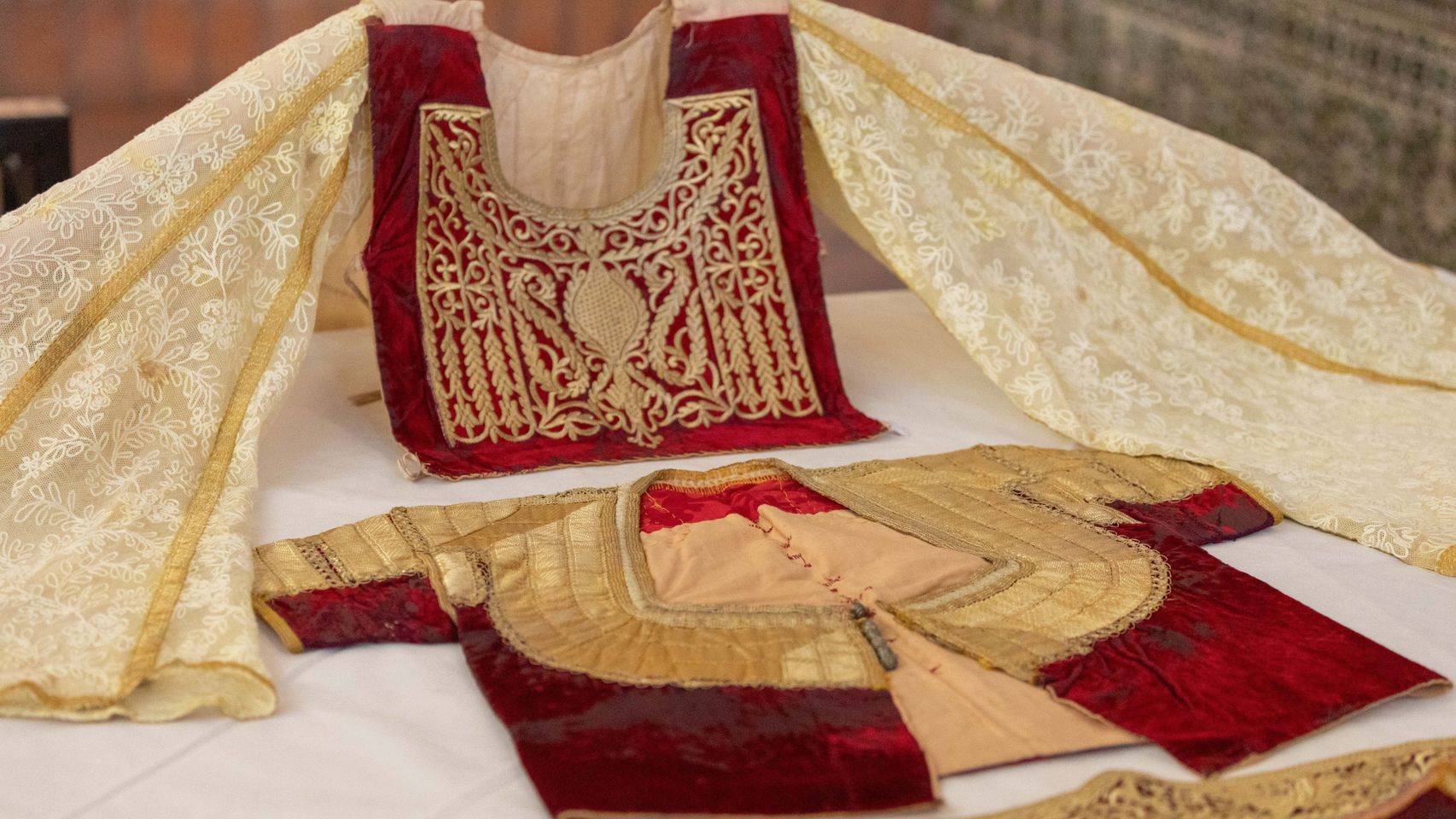 El Museo Sefardí de Toledo presenta su última joya: un traje de novia con más de 100 años