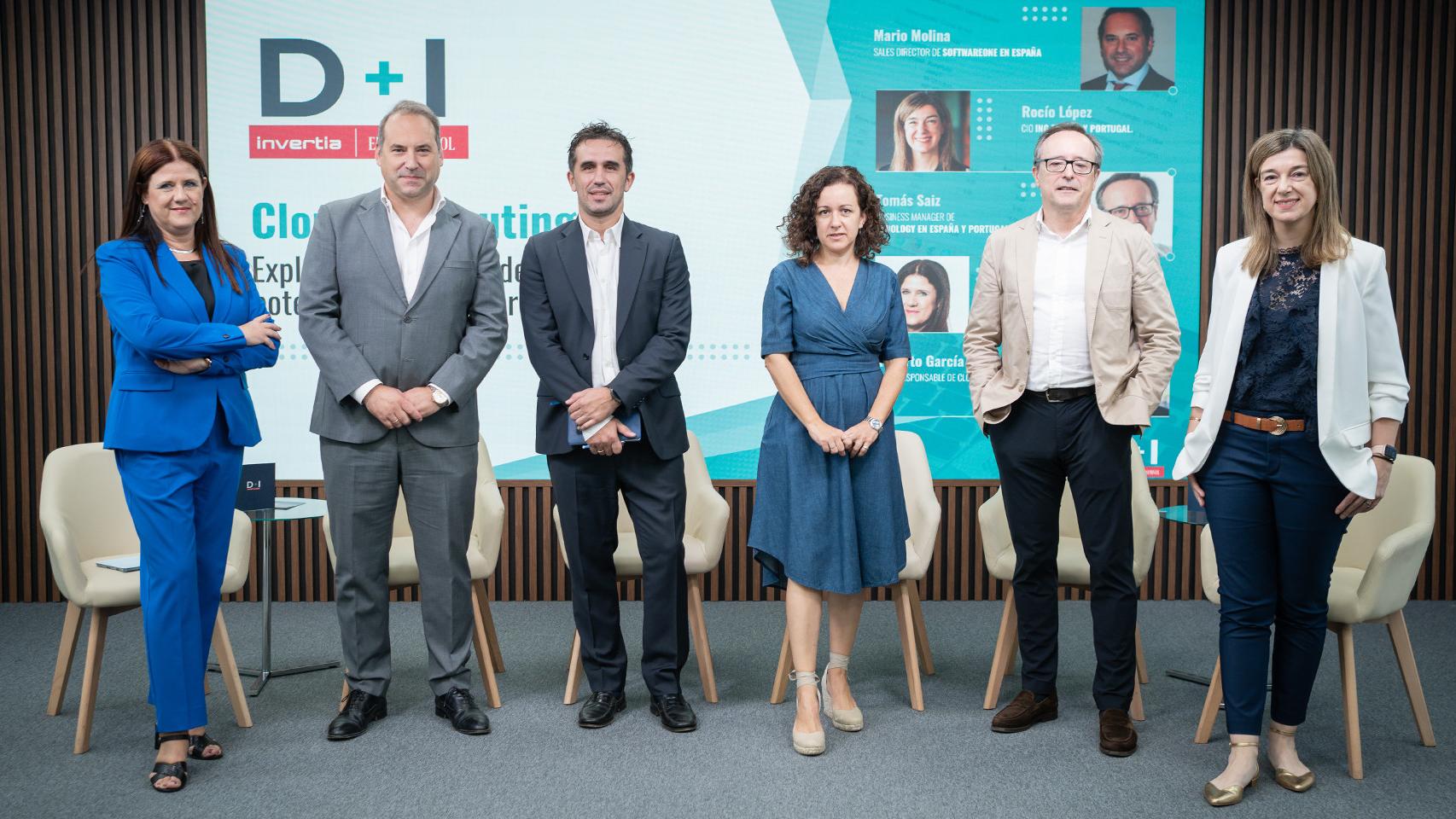 Eva Sánchez-Caballero, Head of Solutions en Canon España; Mario Molina, Sales Director de SoftwareOne en España; Roberto García Godoy, socio responsable de Cloud en NTT Data; Noelia Hernández Nieto, redactora jefa de D+I; Tomás Saiz, Business Manager de Synology en España y Portugal; y Rocío López, CIO de ING para España y Portugal.