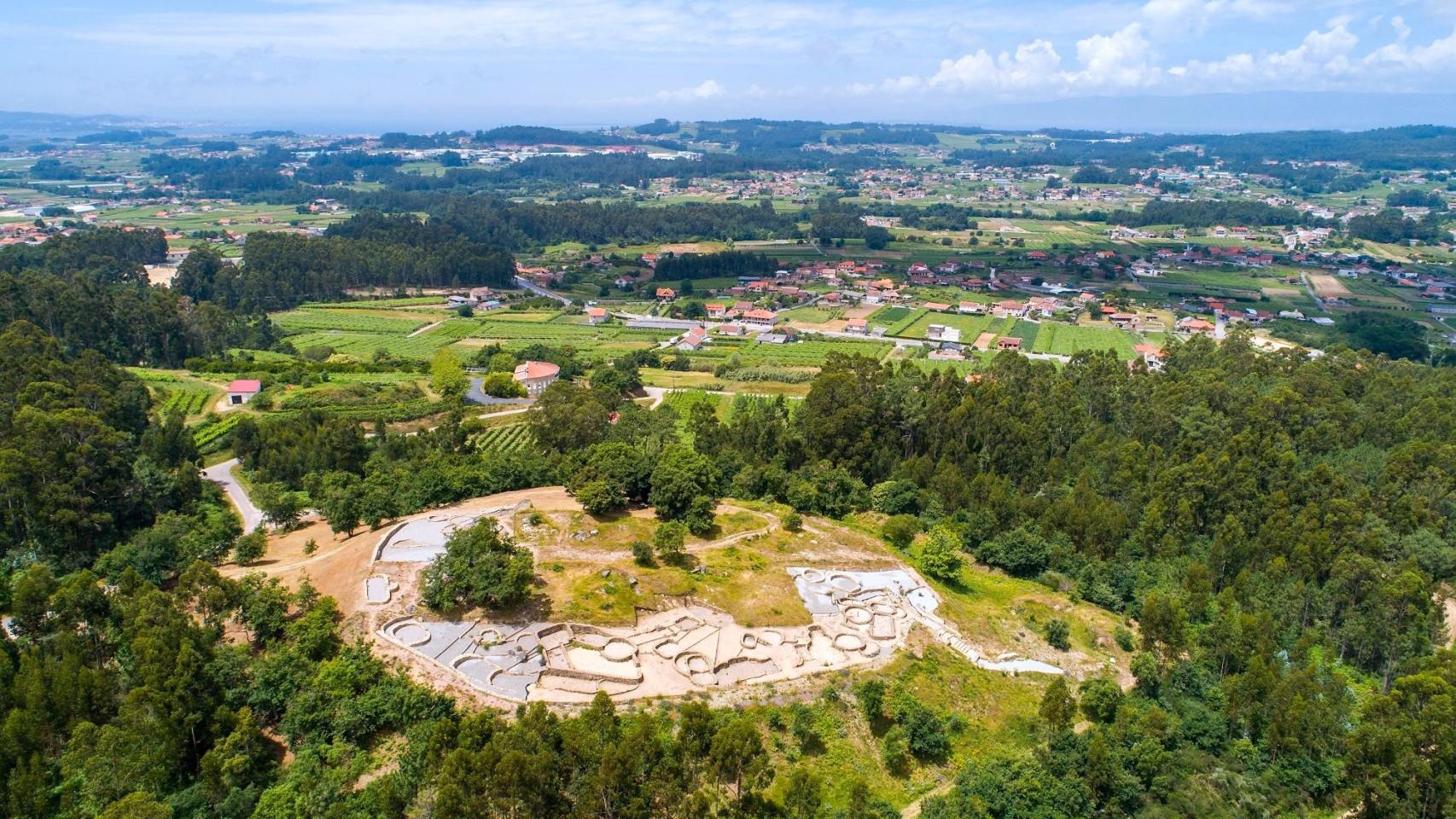 Vista aérea del yacimiento del Monte do Castro, Ribadumia
