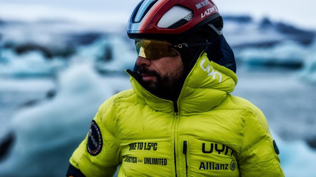 Omar di Felice con el equipamiento que llevará en su proyecto Antartica Unlimited